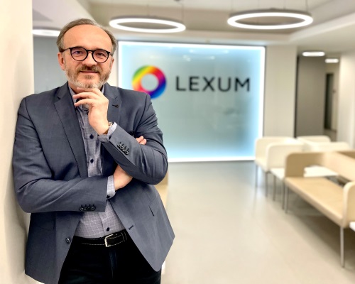 Lexum posílilo své řady o vynikajícího oftalmologa a zkušeného chirurga MUDr. Pavla Němce